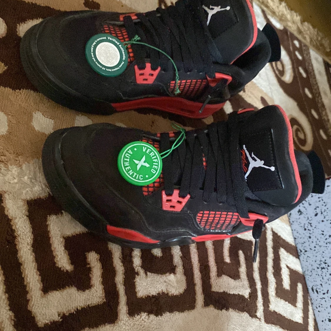 Säljer Jordens 4 de kommer med box och allting med taggen från StockX - 92