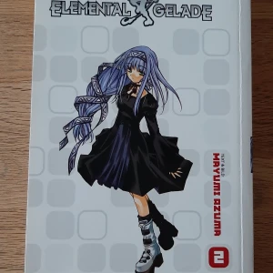Elemenal Gelade mangabok vol 2 - Manga på svenska ur serien Elemental Gelade. Den har blivit läst, men är fortfarande i bra skick. Det är bara att skriva om man har några som helst frågor^^