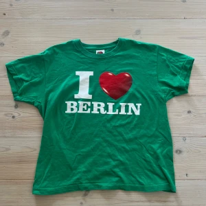 T shirt - As snygg baby tee🍒⭐️