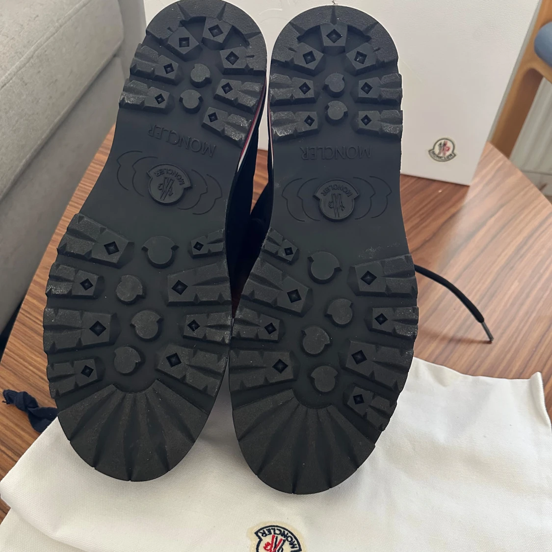 Moncler skor herr - 92