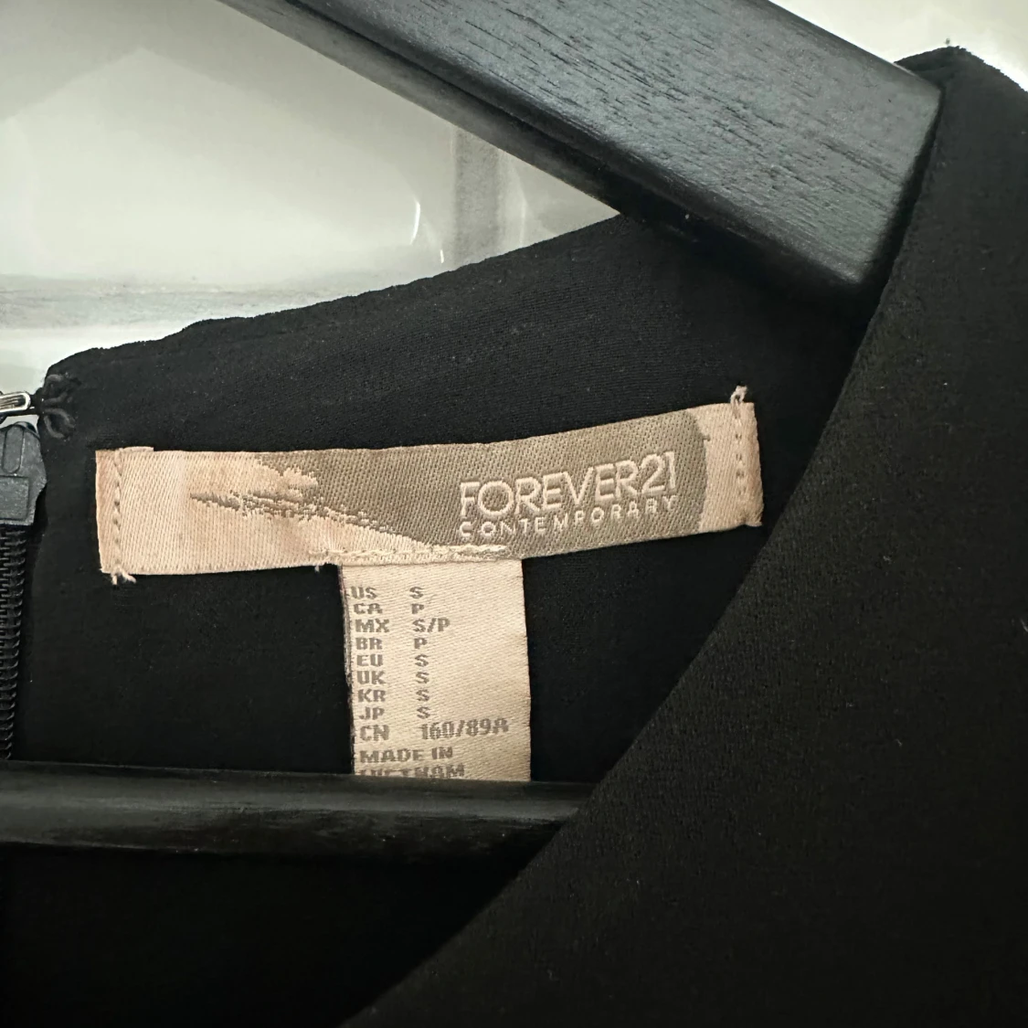 Svart klänning från Forever 21 - 91