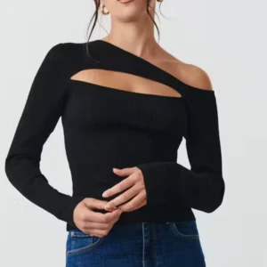 !!!!SÖKER!!!! Svart cutout topp från Gina - Söker denna toppen från Gina  i storlek s eller xs!! Hör av er om ni har en🙏