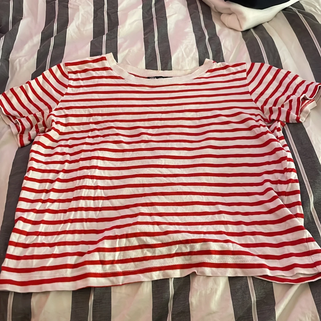 Randig T-shirt från Zara