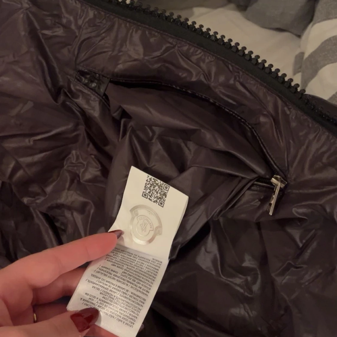 Svart dunjacka från Moncler - 91