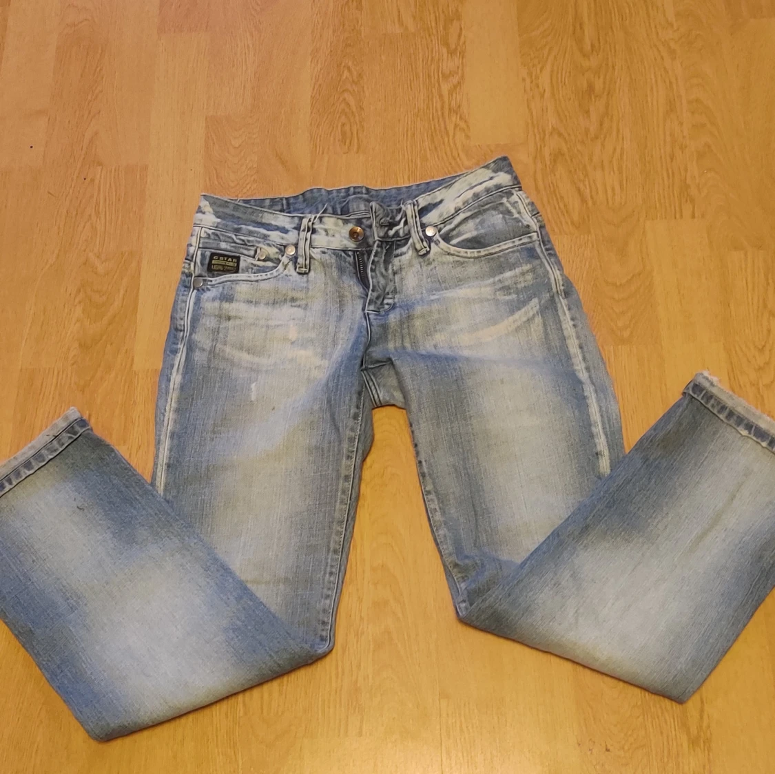 Ljusblå jeans 