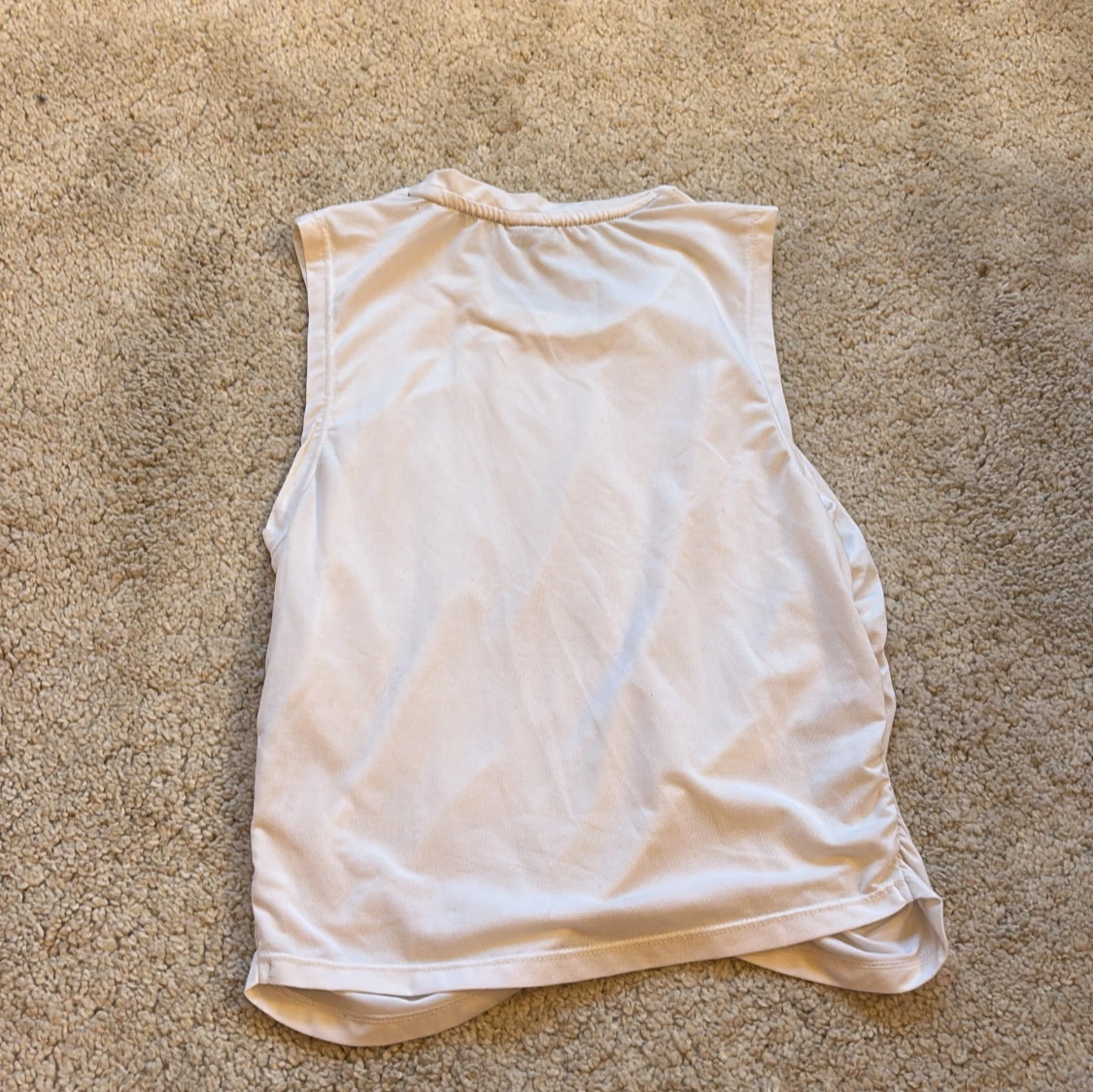 Vit ärmlös topp från Stronger - 1