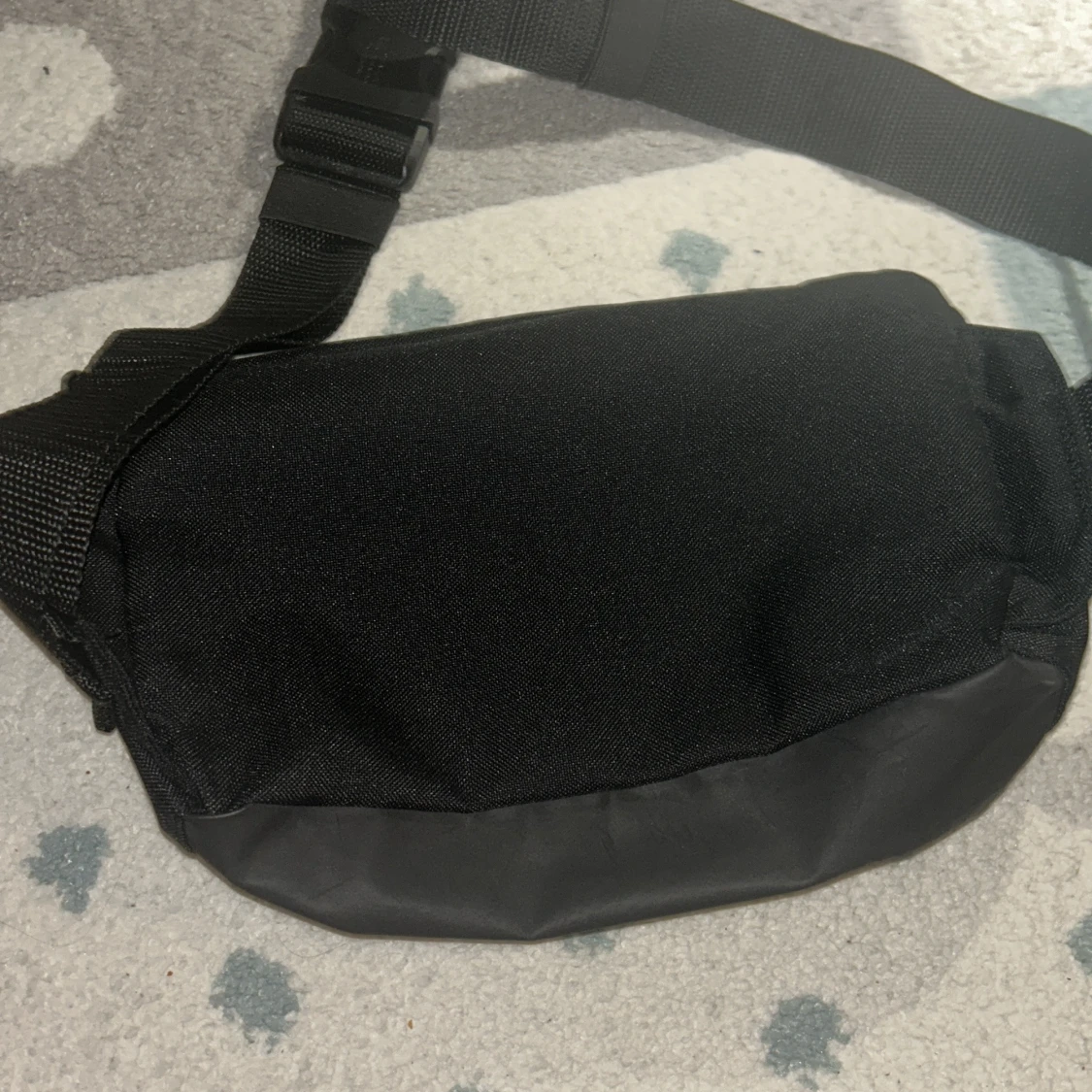 Svart magväska från Adidas - 90