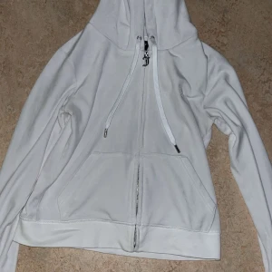 Vit hoodie från Juicy Couture - Vit kofta från juicy couture 