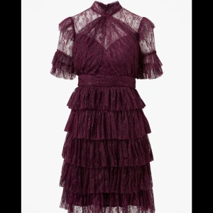 By malina Liona dress - Såå fin by malina klänning med prislappen kvar🙌🏽💗