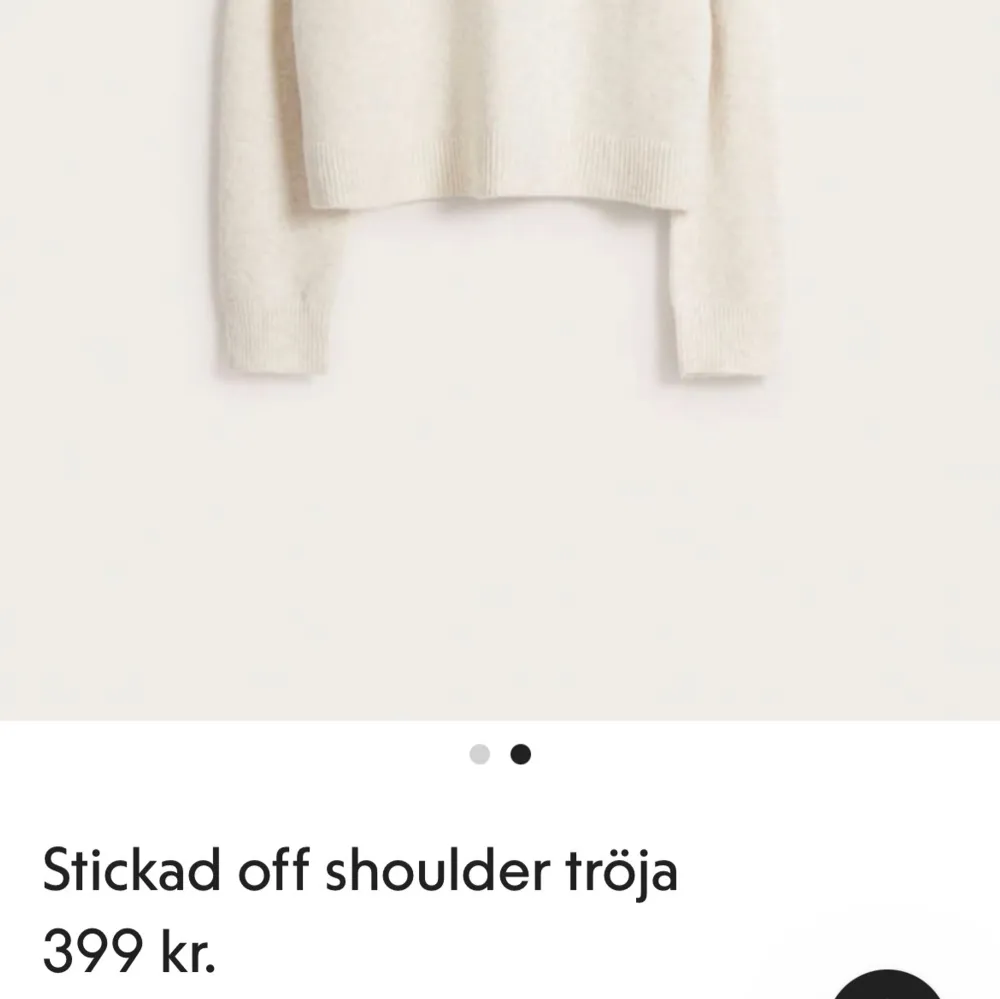 Superfin off shoulder tröja ifrån Kappahl som knappast är andvänd. Beige färg och superskönt och bekväm nu till hösten💘inga tecken på slitage.  Nypris 399kr. Pris går att diskuteras💘👍. Tröjor & Koftor.