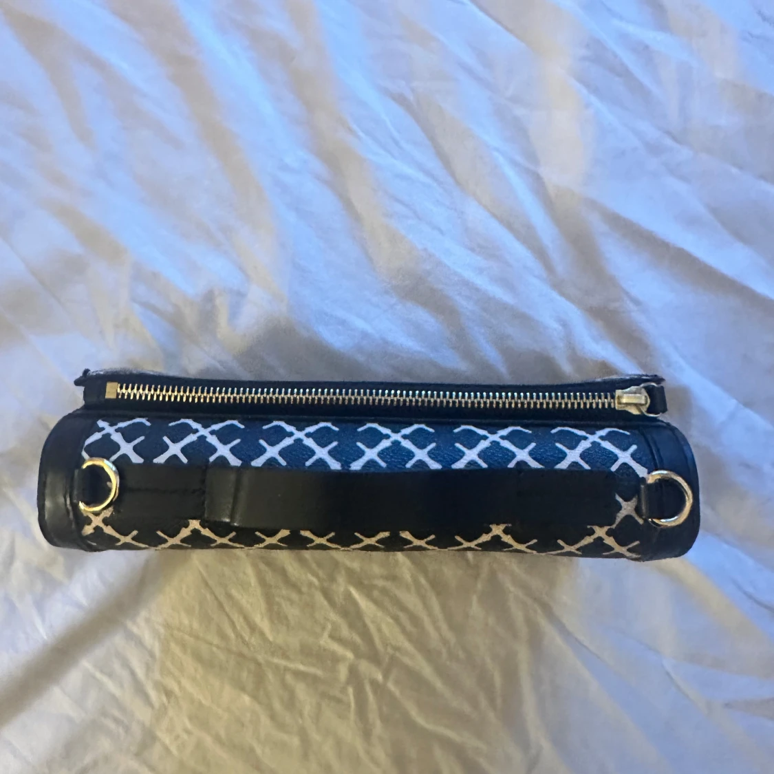 Svart och vit mönstrad väska - 90