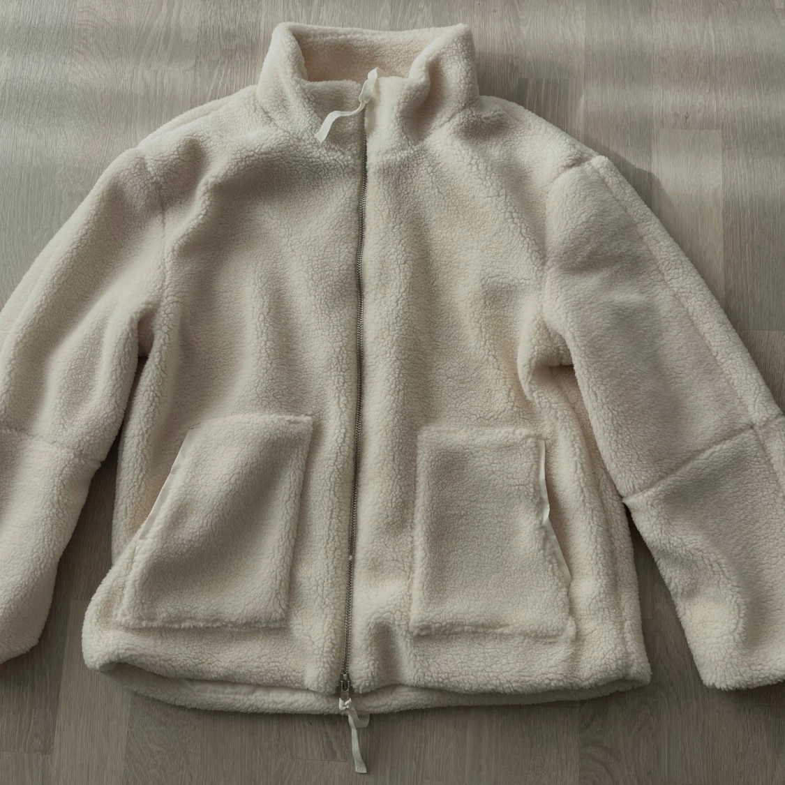 En jättefin vit Teddy jacka 🤍