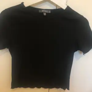 Säljer tshirt från missguided då den inte kommer till användning, skriv vid intresse🩷