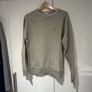 Dondup tröja  - Beige tröja från Dondup stolen S