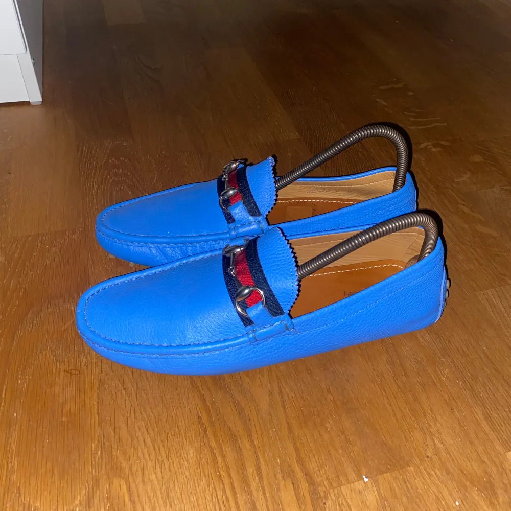 Snygga Gucci loafers i bra skick och pris . Skor.