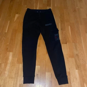 HOODRICH mjukis byxor - Storlek S