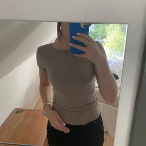 Lager 157 topp - Lager 157 t-shirt med lite öppen rygg   Använd få gånger  Storlek S (passar M)