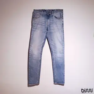 Säljer nu dessa Tiger of sweden jeans | skick 9,5/10 | storlek w 31 L 34 | modellen på jeansen är pistolero slim fit | pris 399 kr | fraktar vid PostNord och Instabox på köparens beskostnad |  | Hör av er vid minsta fundering