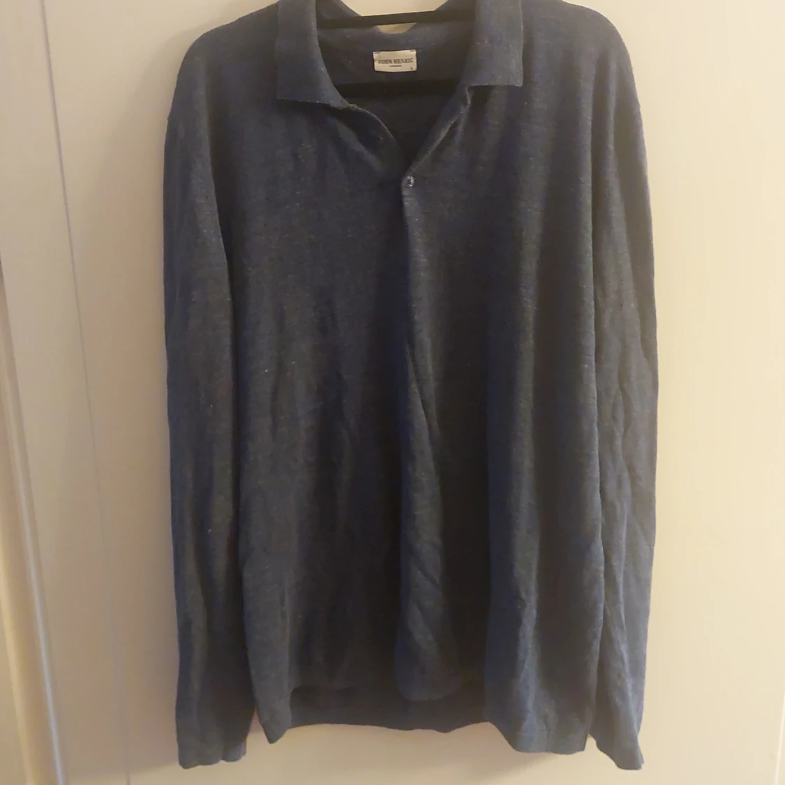 Blå långärmad pikétröja från John Henric