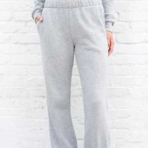 Brandy mjukisbyxor - Säljer dessa mjukisbyxor från brandy i heather grey. relativt bra skick