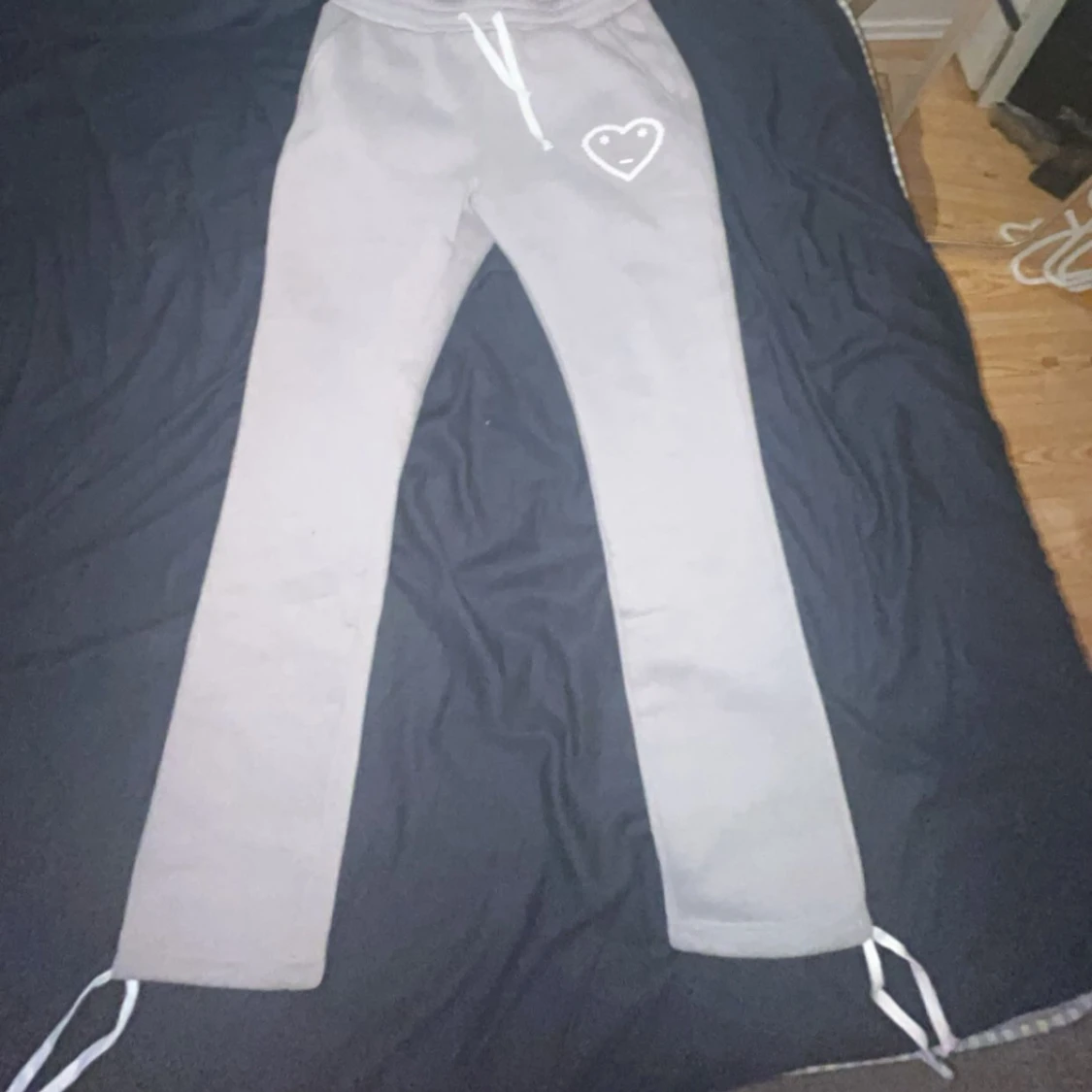 Grå mjukisbyxor från Carsicko - 90