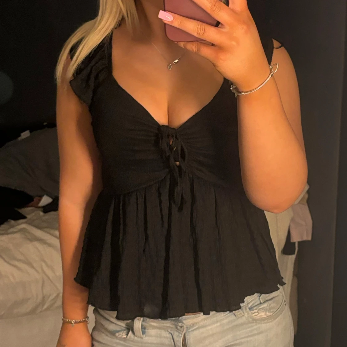 Svart ärmlös topp med knyt - 90