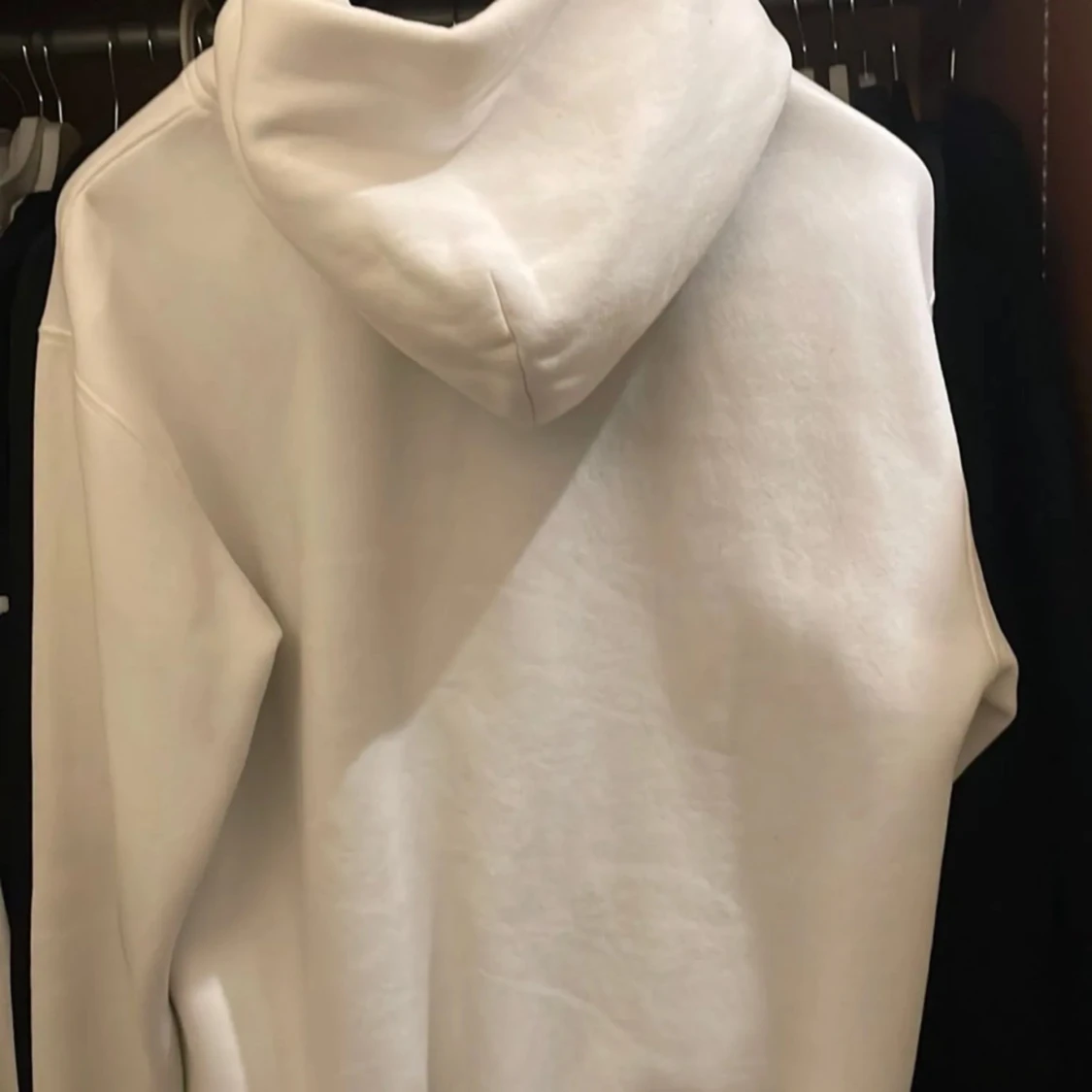 Vit hoodie från Demont Shop - 28