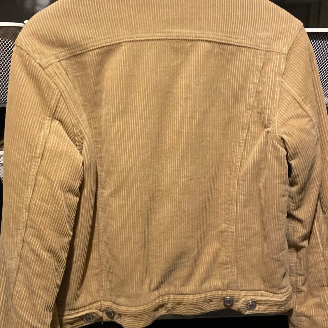 Beige manchesterjacka från Bik Bok - 90