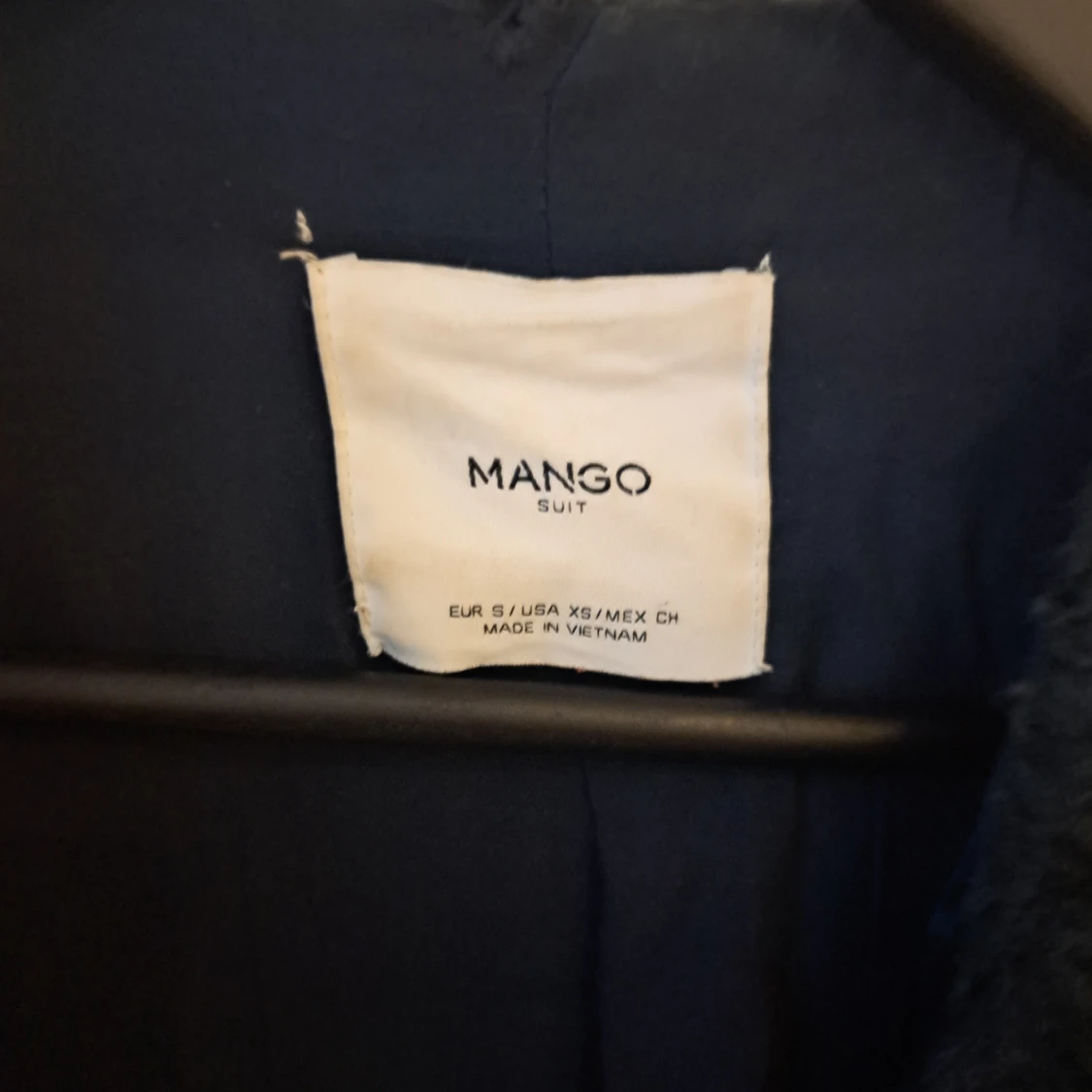 Svart pälsjacka från Mango - 90