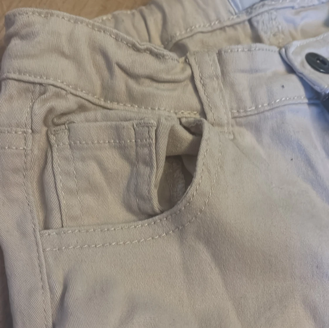 Beige cargobyxor från 157 - 93