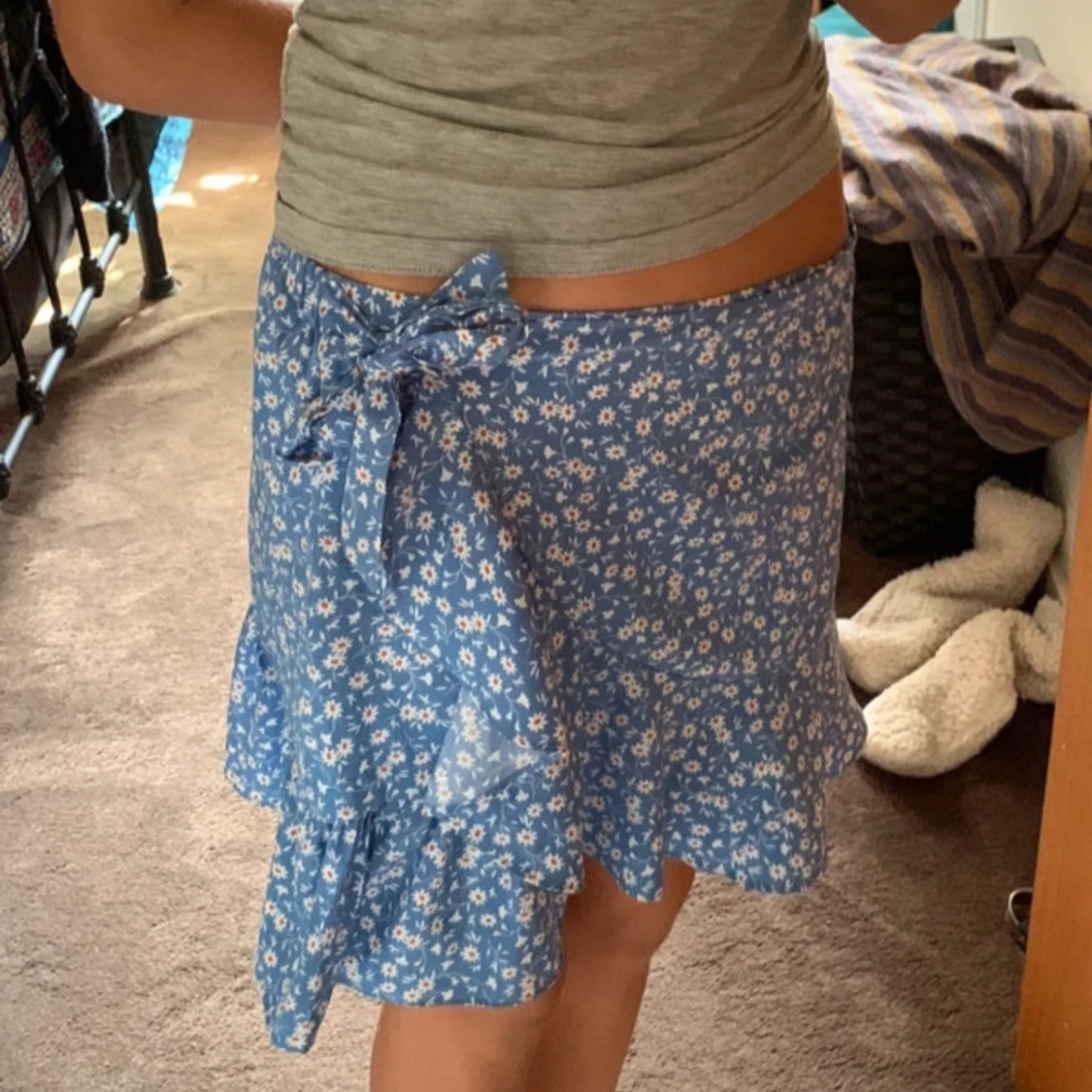 Blå blommig omlottkjol - 90