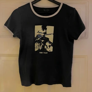 Brandy Melville Top - Snygg mörkblå t-shirt från Brandy Melville. 💕