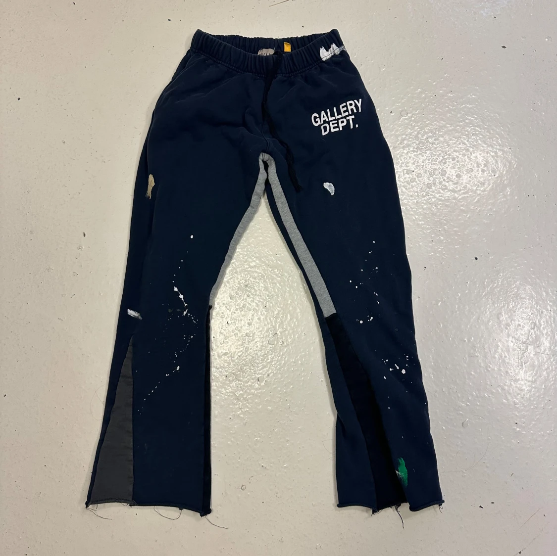 Gallery dept flared byxor