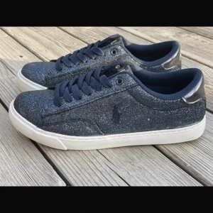 Ralph lauren skor - Intressekoll på mina Ralph lauren skor Inget fast pris! 