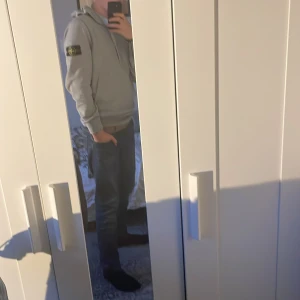 Stone island hoodie - Fet stone island hoodie i nyskick Säljer då jag behöver pengar Storlek s