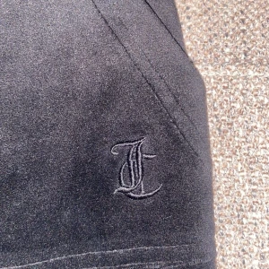 Juicy byxor  - Svarta juicy couture byxor i stl XS, bra skick säljs pga dem är försmå 