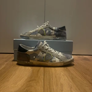 Unika Philippe Models🙏 - •7,5/10• •1699• Str: 43• •Box&Tag medföljer• Skriv vid eventuella frågor!💯❤️