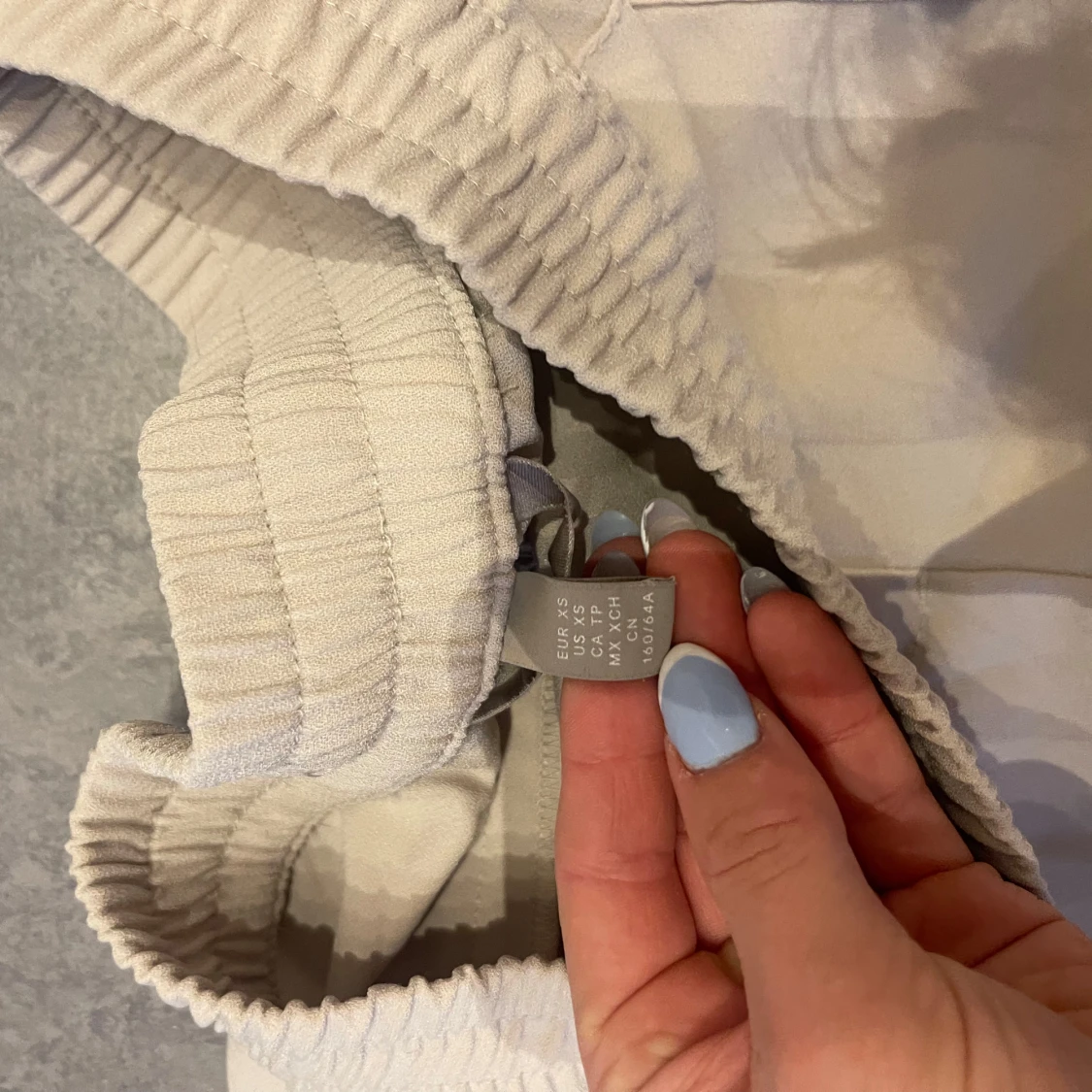 Beige byxor med resårmidja - 90