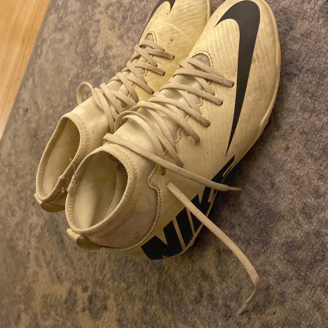 Fotbollsskor/dobbskor  - 90