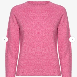 Stickad tröja - Fin stickad tröja från VERO MODA, Rosa, nästintill oanvänd!! 