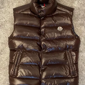 Moncler Tib Gilet  - En äkta brun Moncler i storlek 3