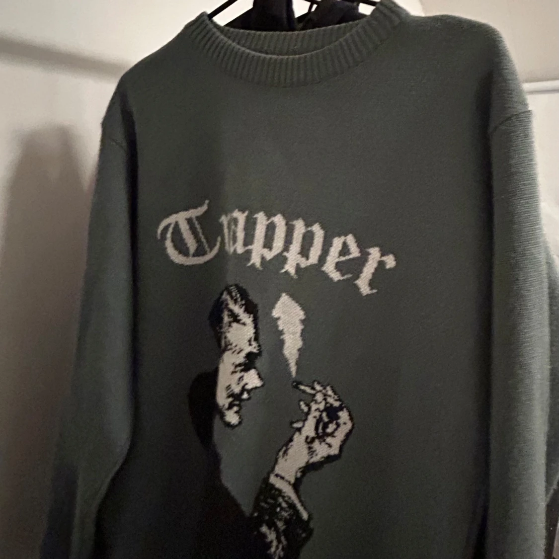 Grön tröja med tryck TRAPPER