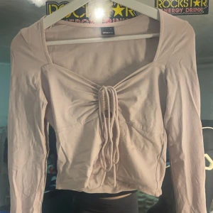 gina tricot långärmad topp - topp från gina tricot, knyt fram storlek S