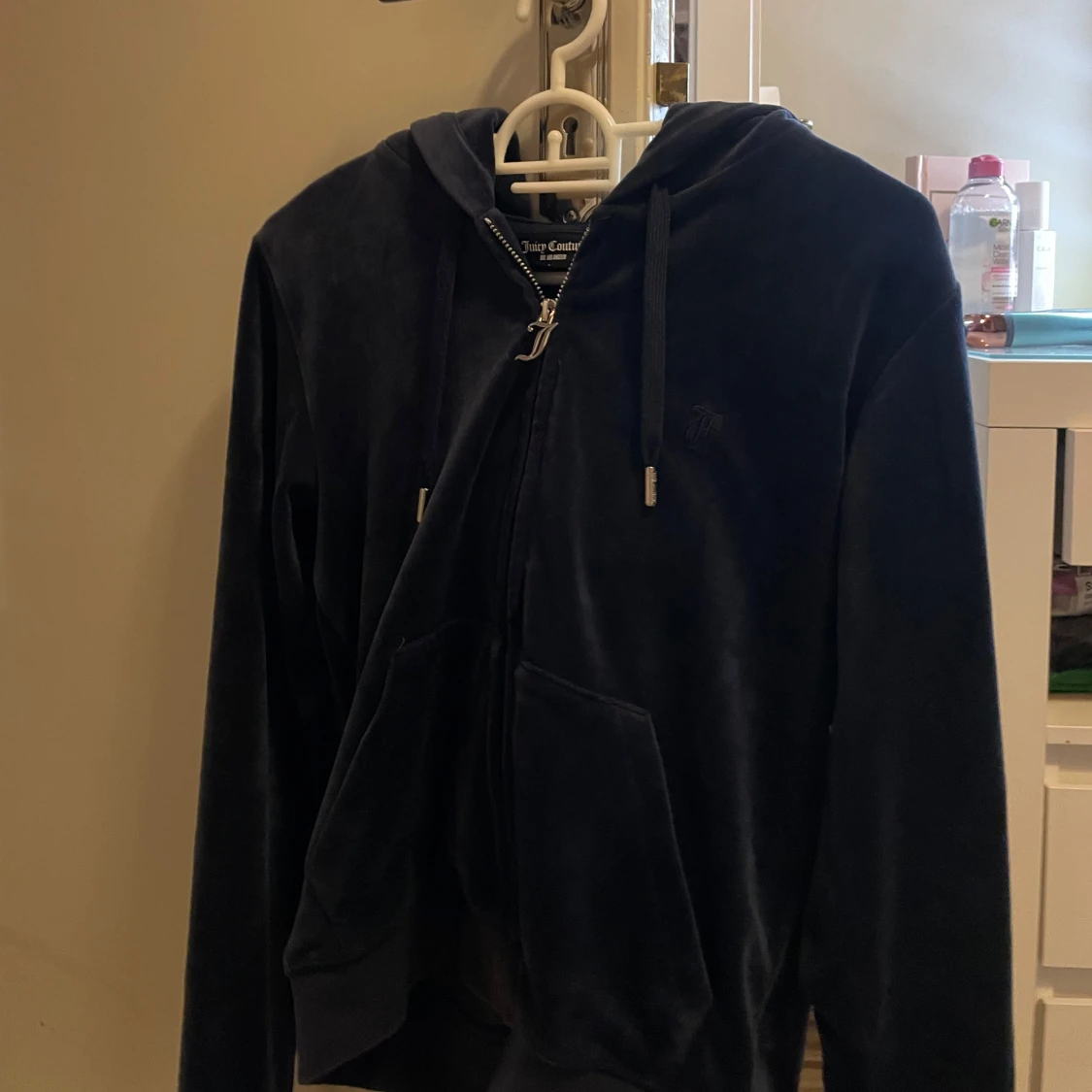 Mörkblå hoodie från Juicy Couture - 3