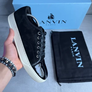 Lanvin skor - Stilrena Lanvin | skick 9,5/10 topp notch | storlek UK8/42 passar 43 | Box, dustbag ingår! | Skriv vid frågor 🙏🏻