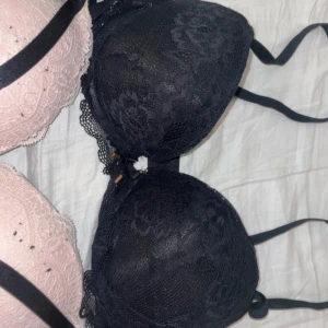 Svart spets-bh - Svart spets tipp