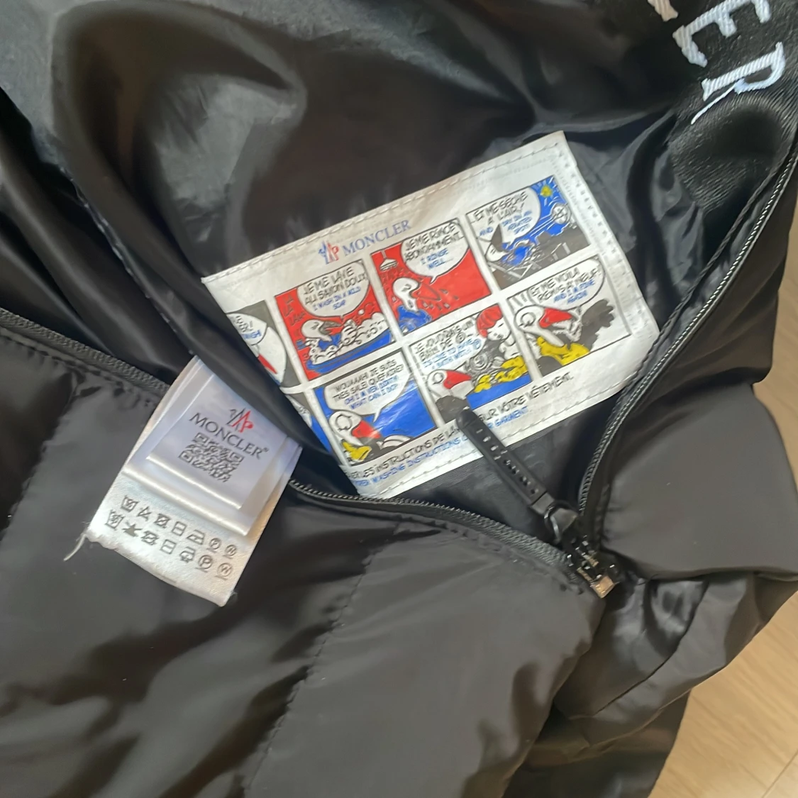 Svart dunväst från Moncler - 1