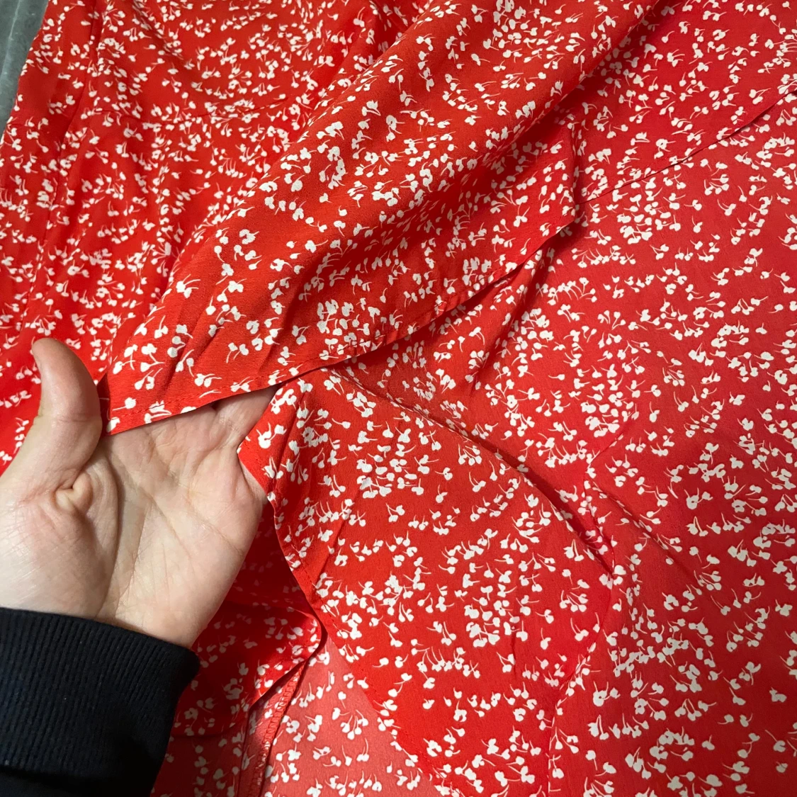 Röd blommig klänning från Lindex - 2