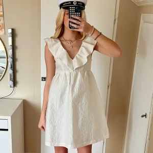 Studentklänning - Så himla söt och fin studentklänning💕jättebra skick!