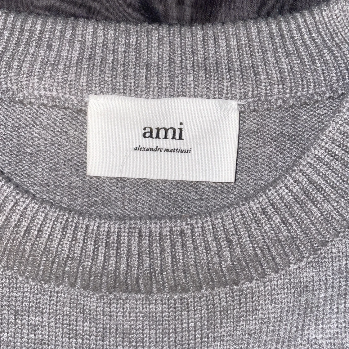 Grå stickad tröja från Ami - 2